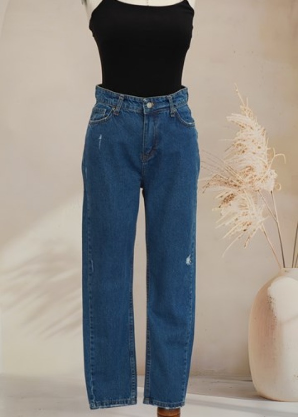 LACİ MOM JEAN